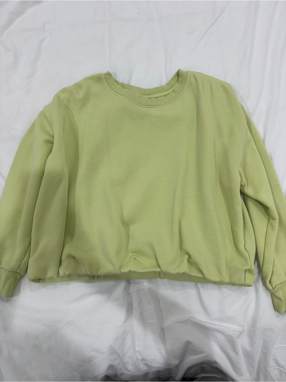 Universal Thread Light Lime Crewneck Sweatshirt